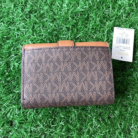 MICHAEL KORS CARMEN MEDIUM LOGO AND FAUX LEATHER WALLET BROWN - Picture 11 of 16